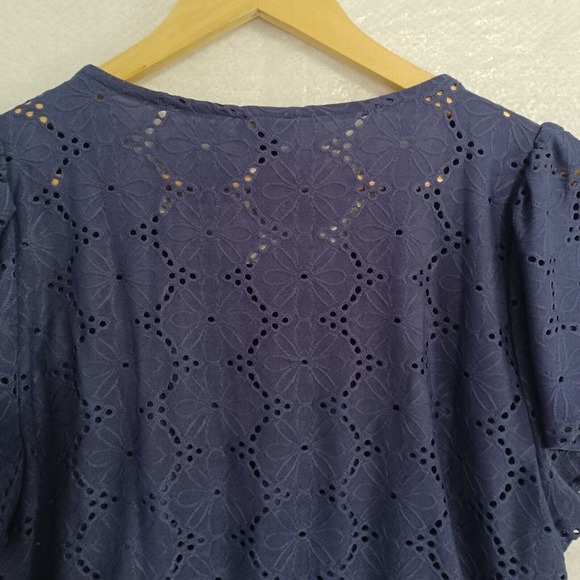 Ann Taylor Factory Size M Flutter Sleeve Eyelet Knit Top Tee Tunic Navy Blue NEW - Picture 4 of 8